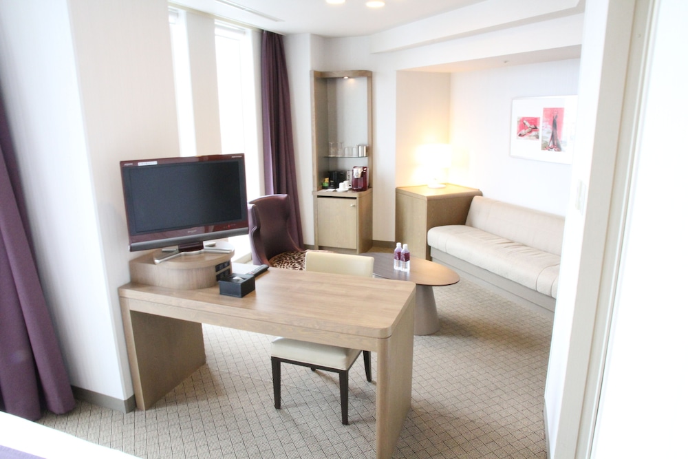 MERCURE YOKOSUKA 40/70