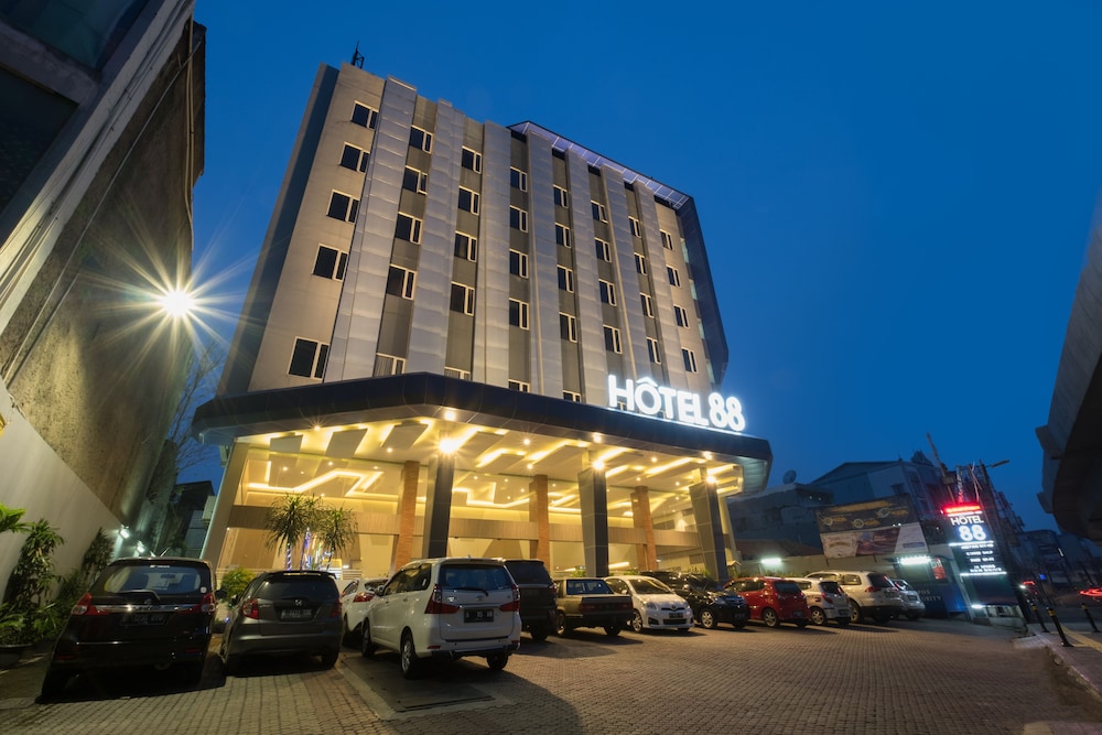 Hotel 88 ITC Fatmawati 2/42