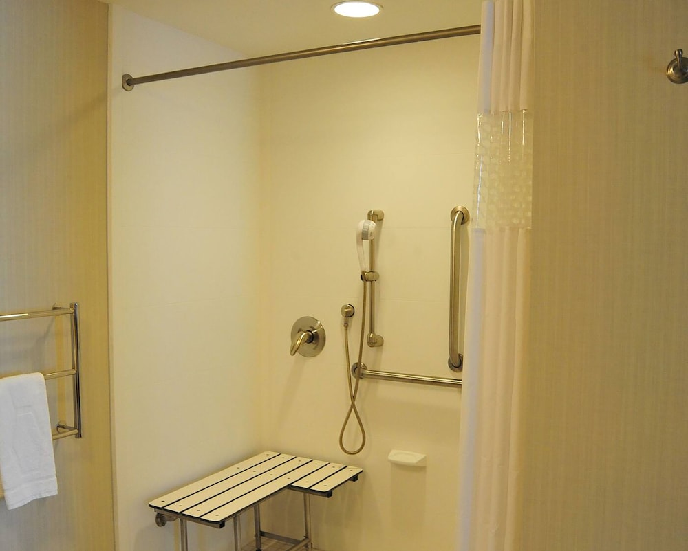 Hampton Inn And Suites Robbinsville 31/57