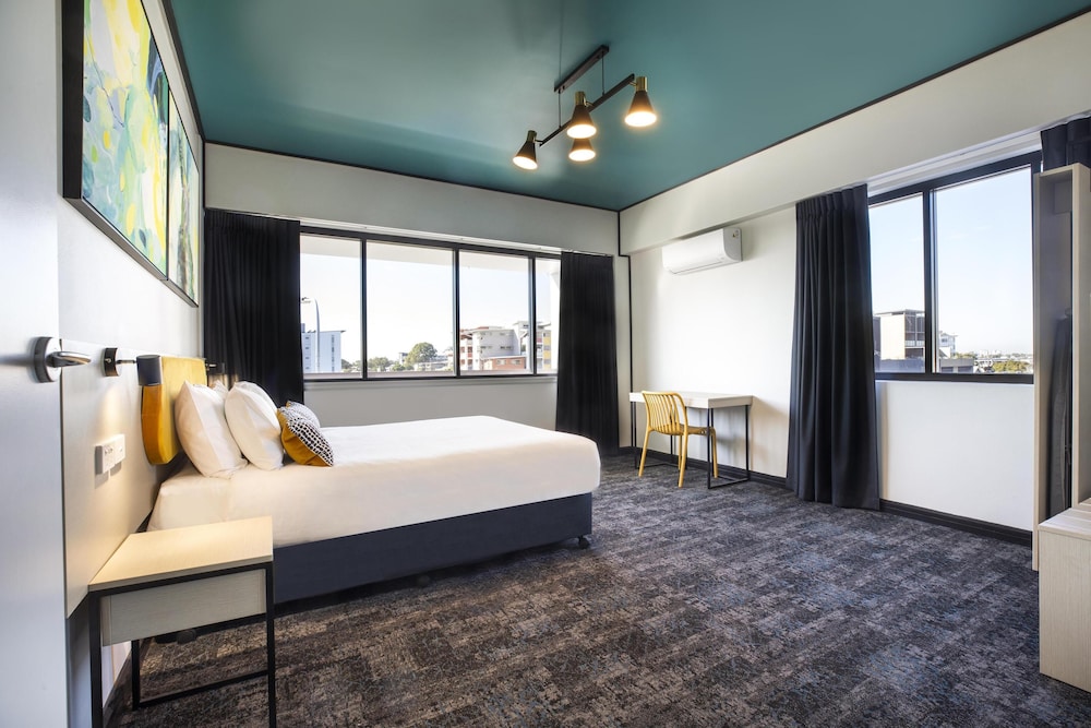 Prince of Wales Hotel 18/50