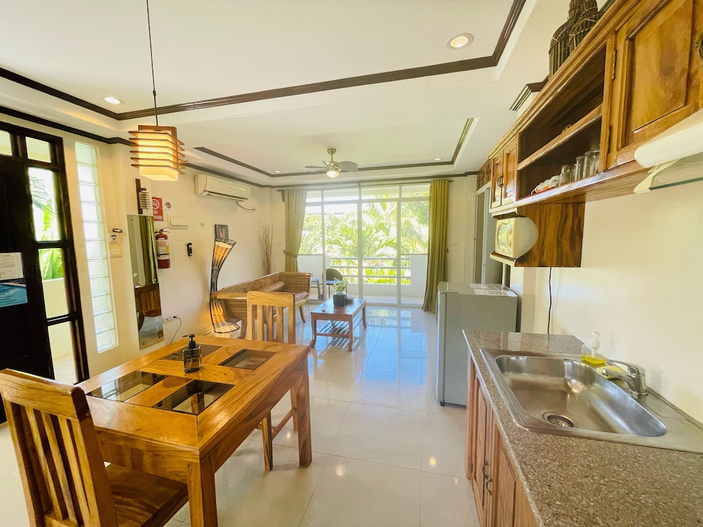 Palms Cove Resort 54/73