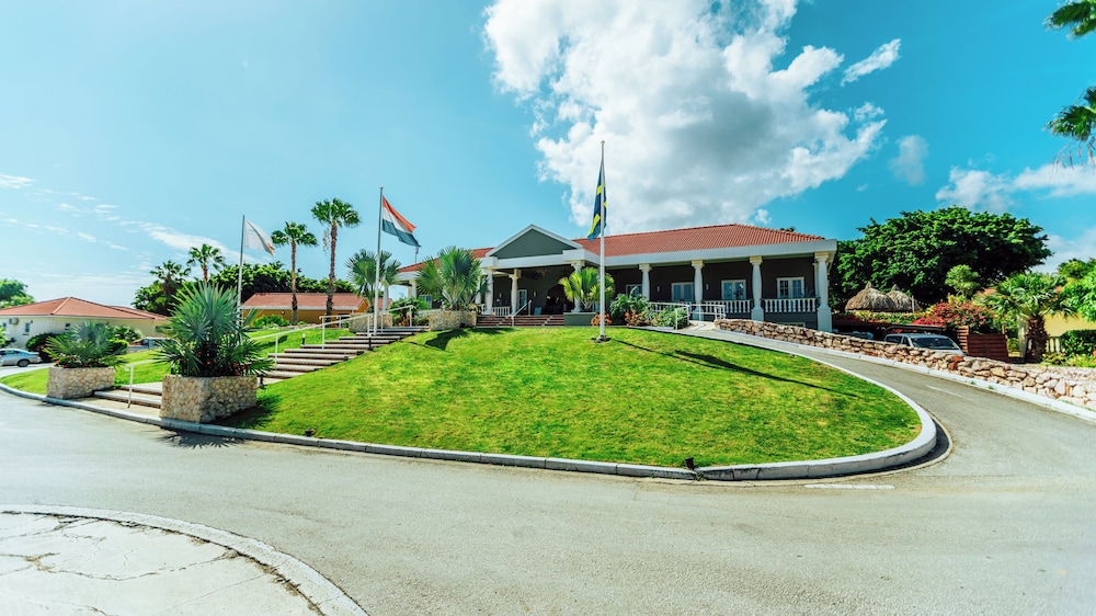 Sonesta Hotels & Resorts Livingstone Curacao 68/70
