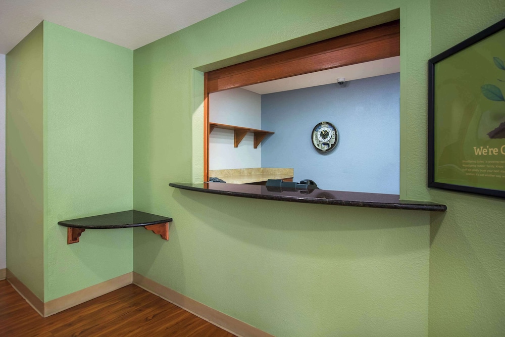 WoodSpring Suites Louisville Southeast 5/34