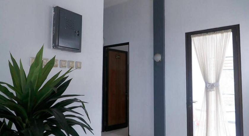 Reddoorz Plus Near Undip Tembalang 5/47