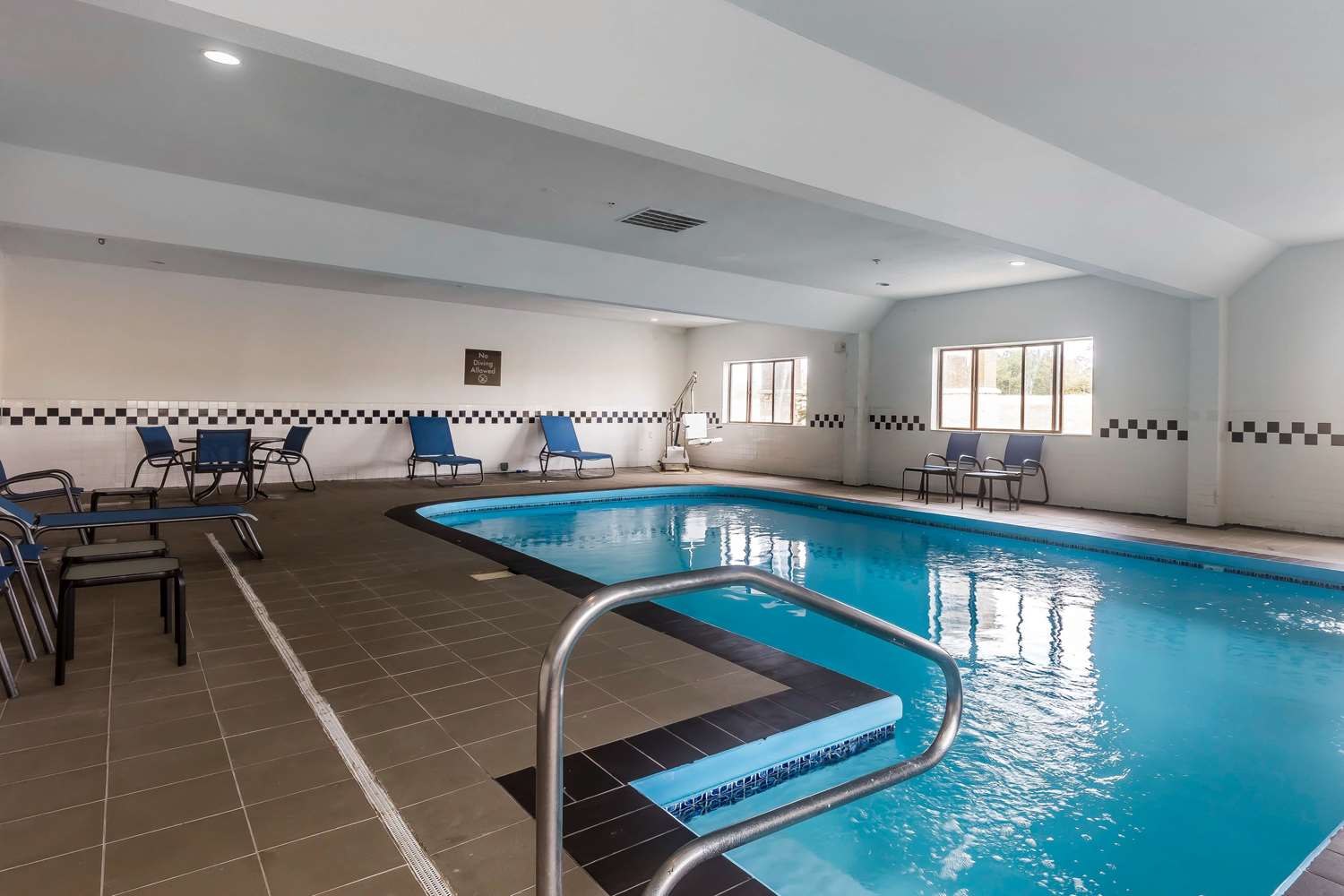 swimming pool spa