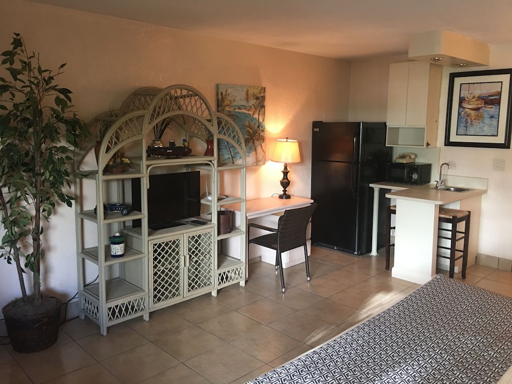 Fort Lauderdale Beach Resort Hotel And Suites 24/42