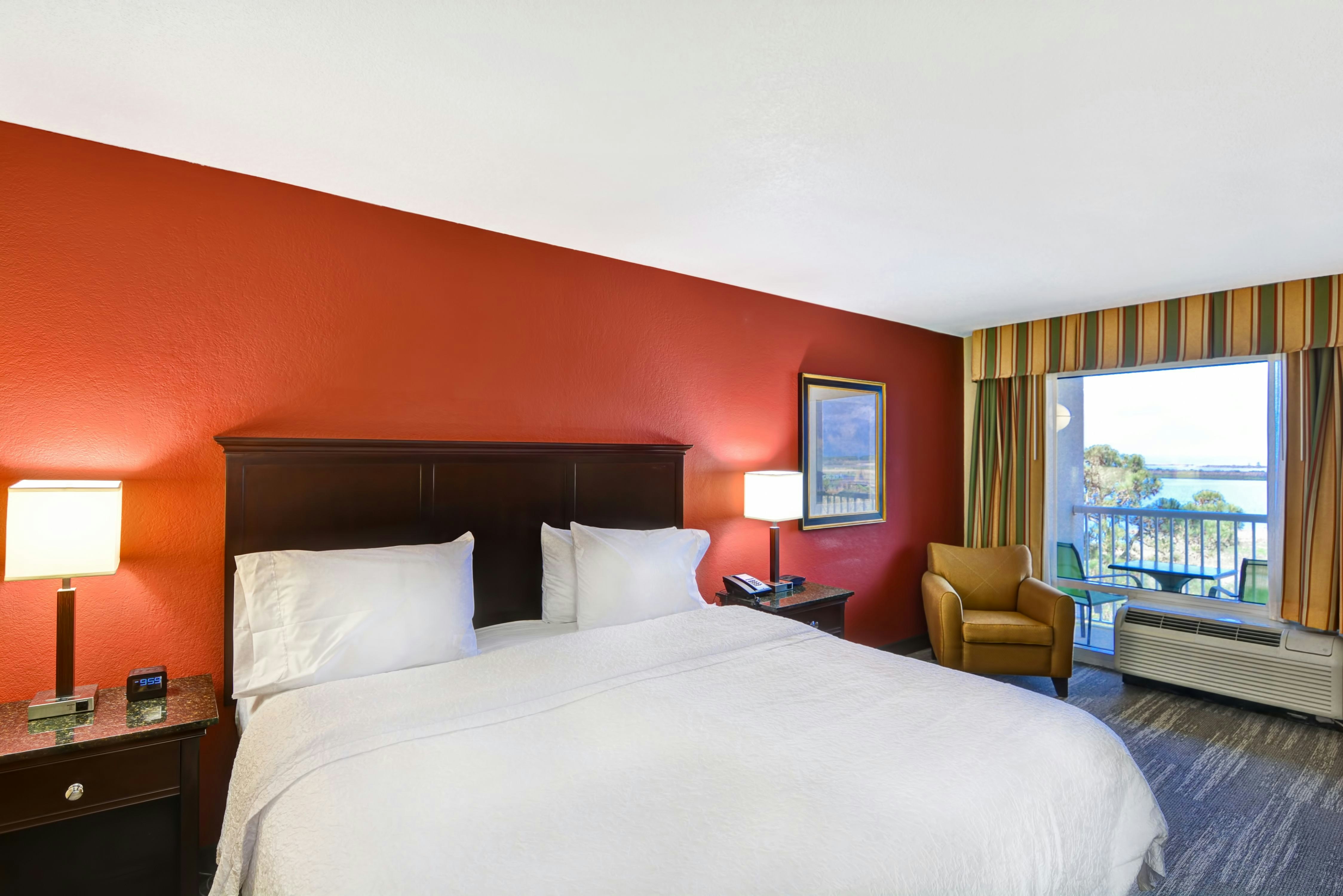 Suite, King Bed, Bay View, Sofa, Balcony