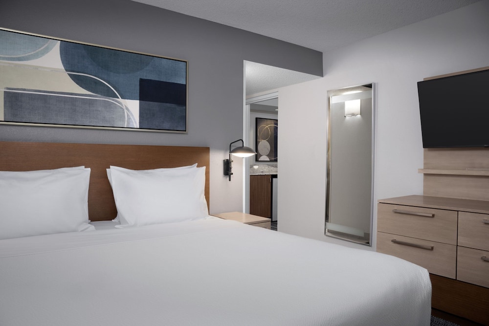 Courtyard By Marriott Orlando East/Ucf Area 12/50