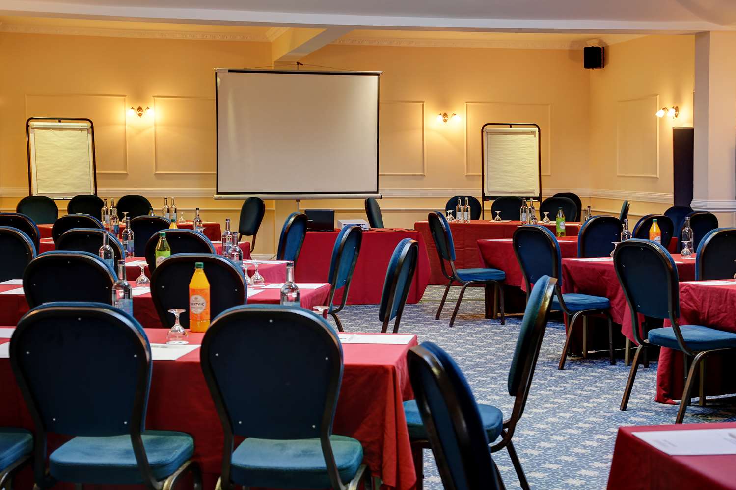 New Holmwood Hotel 12/18