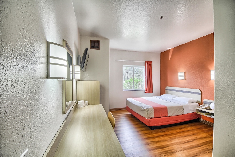 Motel6 Mission, TX 28/49