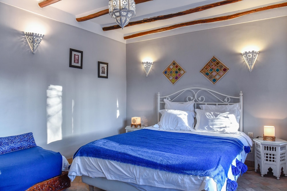 SUPERIOR, DOUBLE BED, PRIVATE BATHROOM