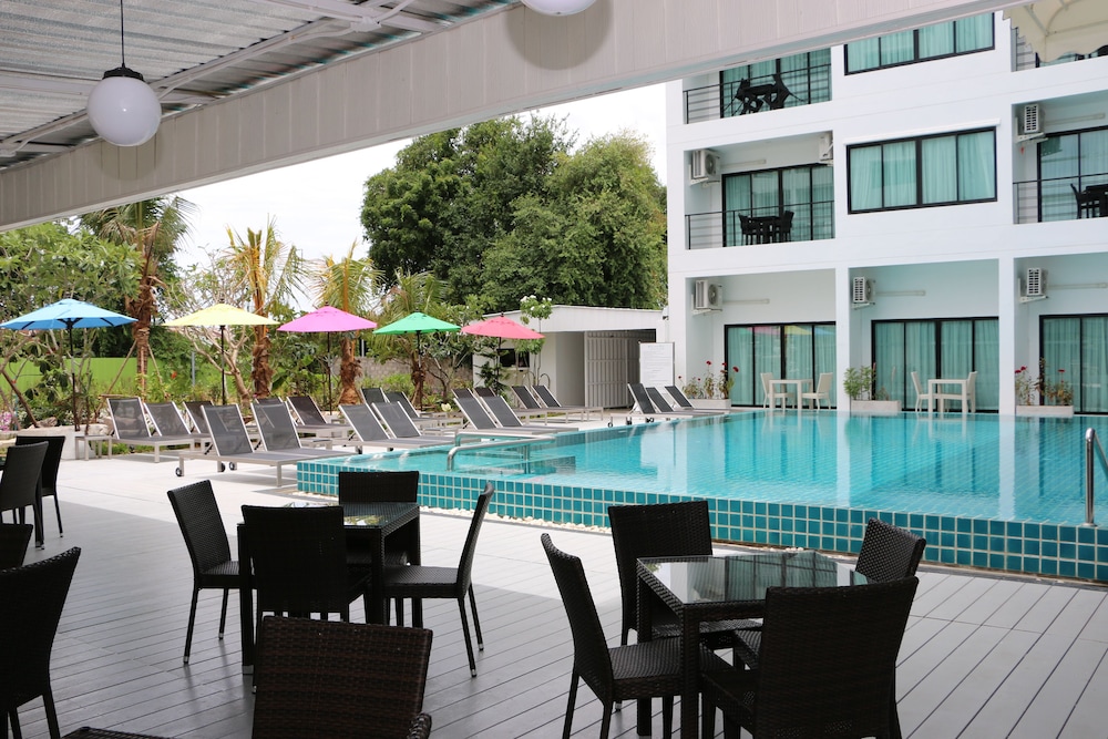 RedDoorz I-Talay Resort 44/49