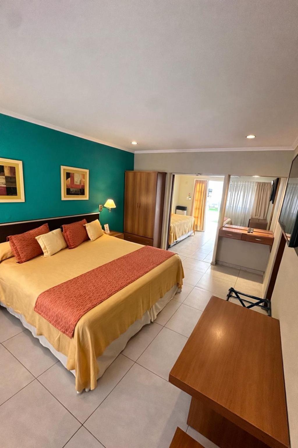 Alto Verde Suites and Apart 11/50