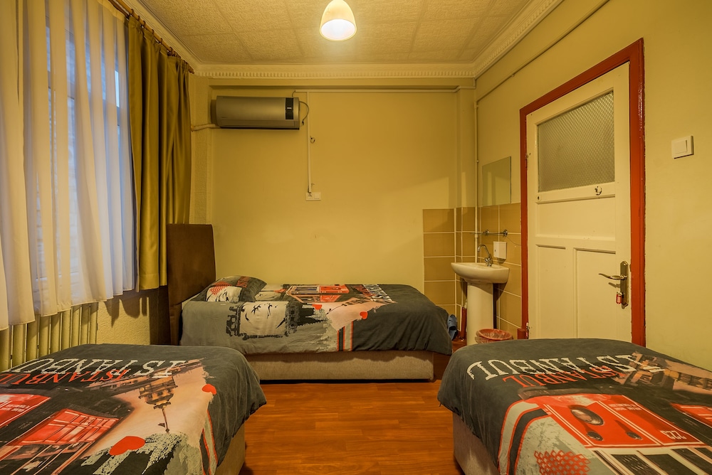 FEMALE DORM, FEMALE ONLY, ECONOMY, SHARED BATHROOM