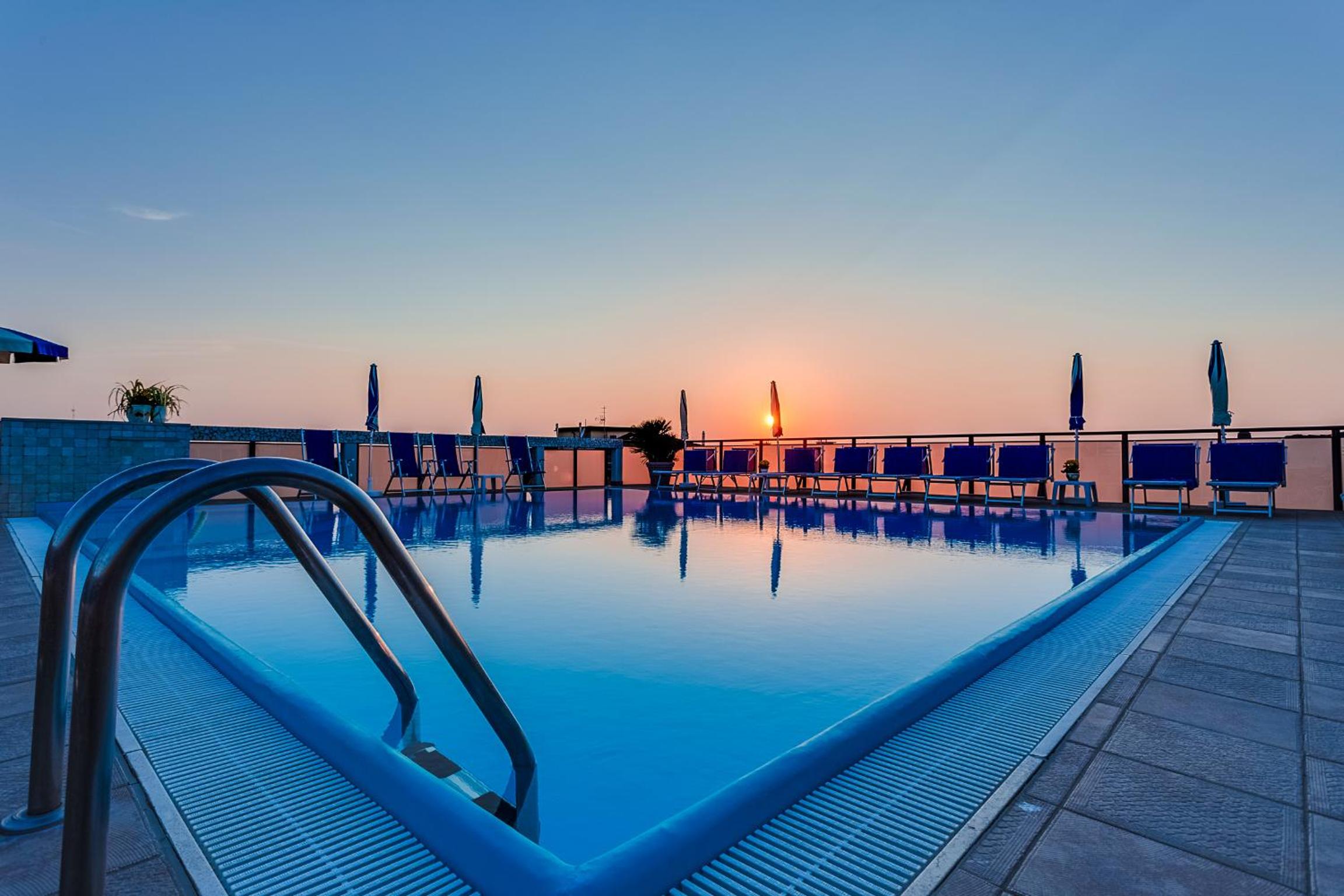 Hotel Renzo 26/50