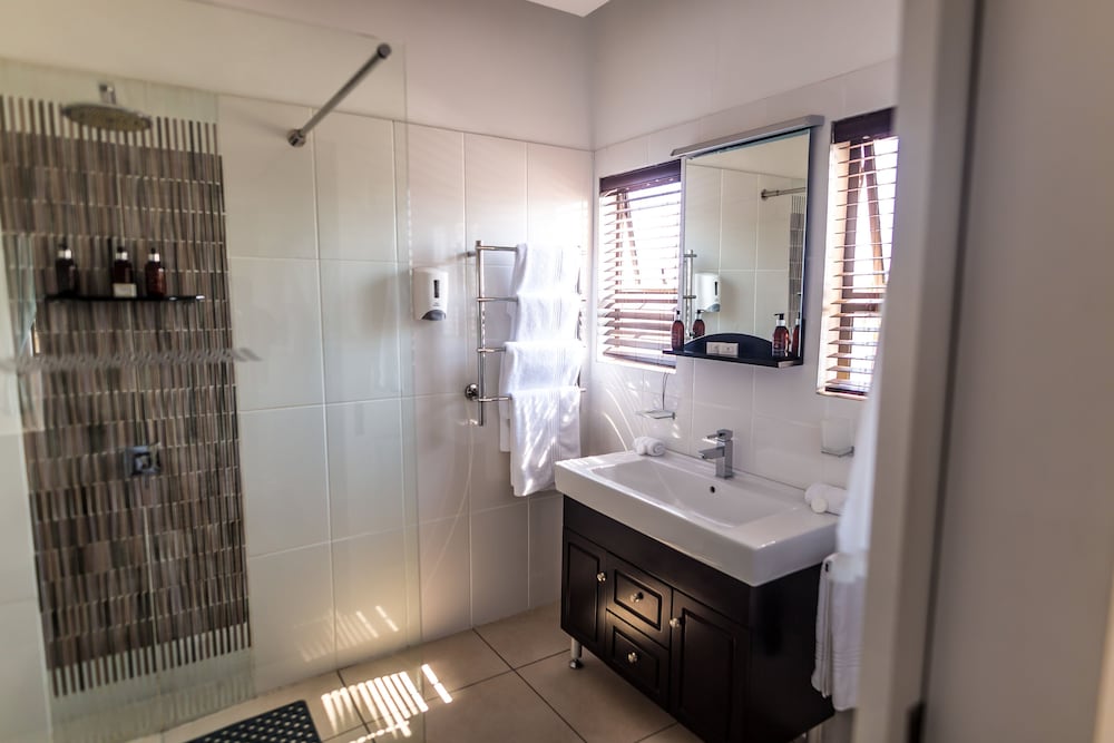 Point B Guest House 27/75