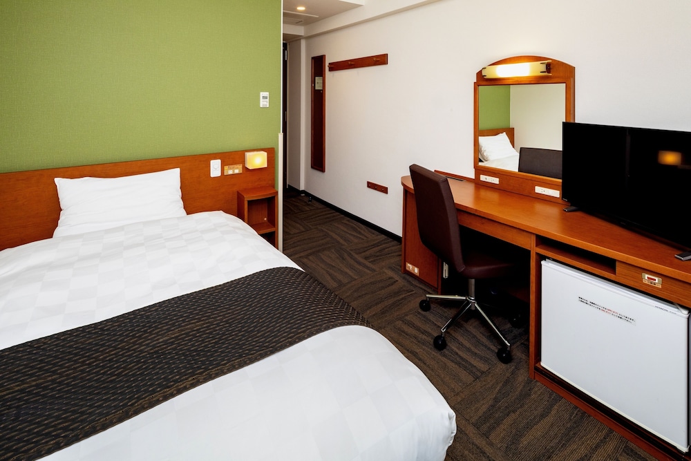 ROOM, SINGLE