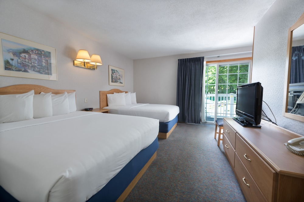 Adirondack Retreat Inn and Suites 11/36