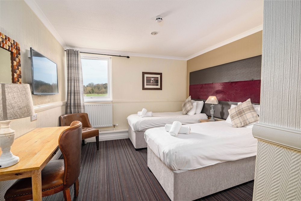 ROOM, TWIN BEDS