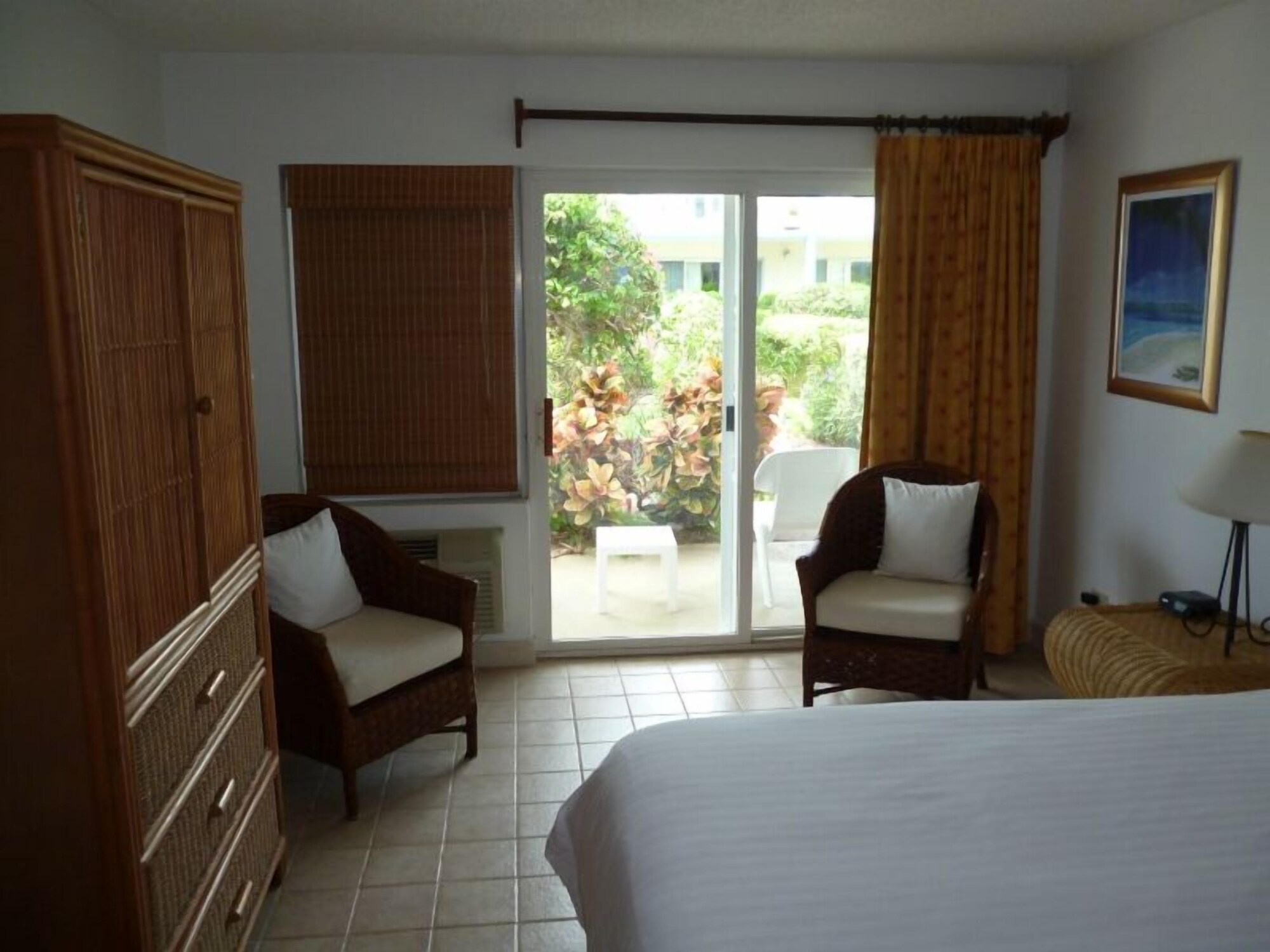 Room, Courtyard View