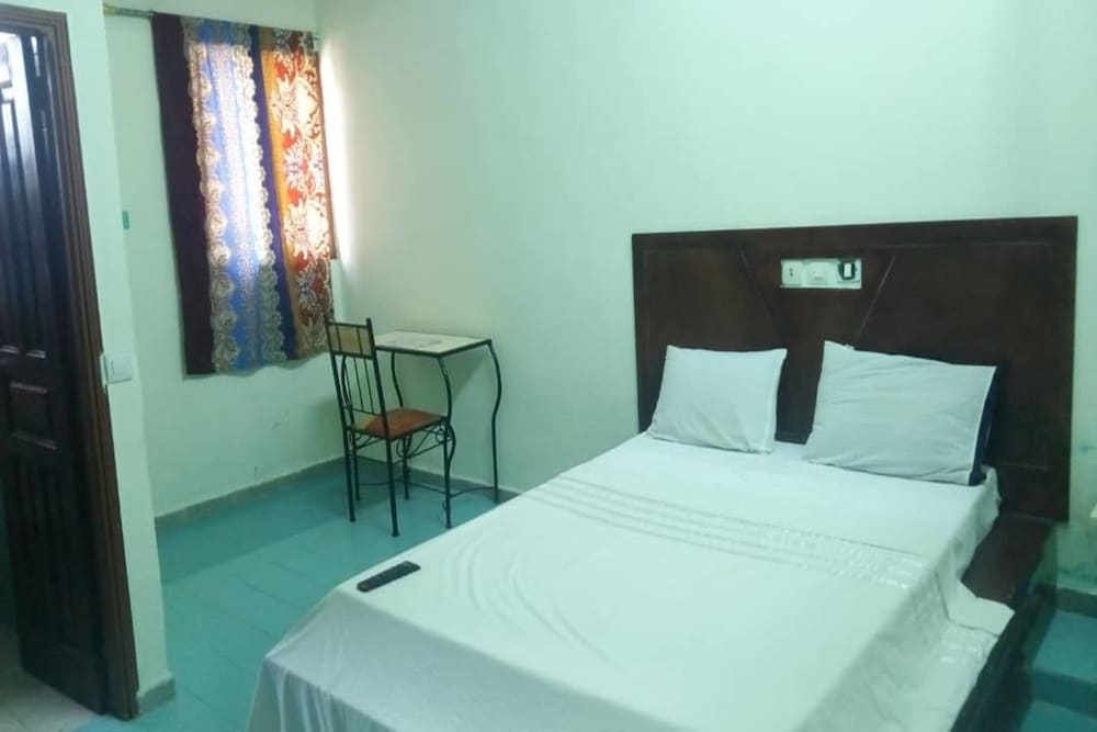 Hotel Meambly 6/12