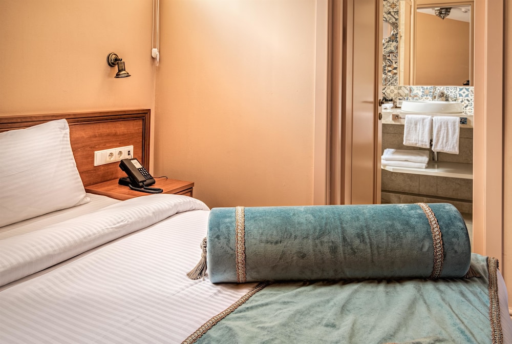Golden Tulip Borjomi 14/73