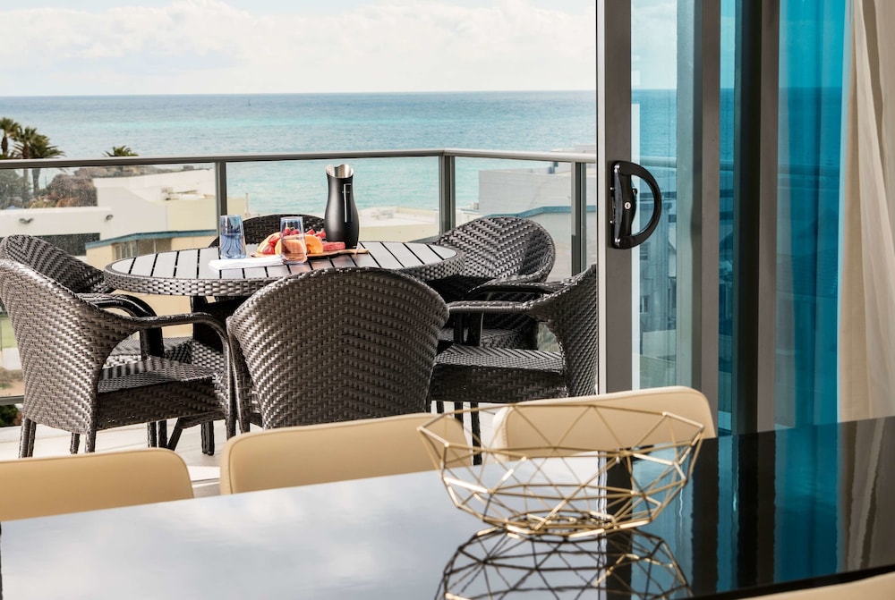 Ramada by Wyndham VetroBlu Scarborough Beach 32/55