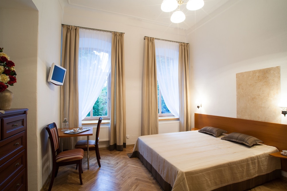 SUPERIOR, DOUBLE BED