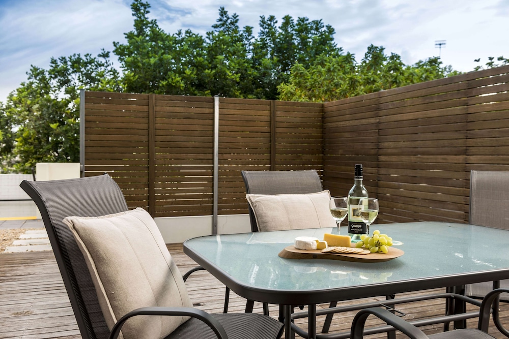 Oaks Nelson Bay Lure Suites 51/62
