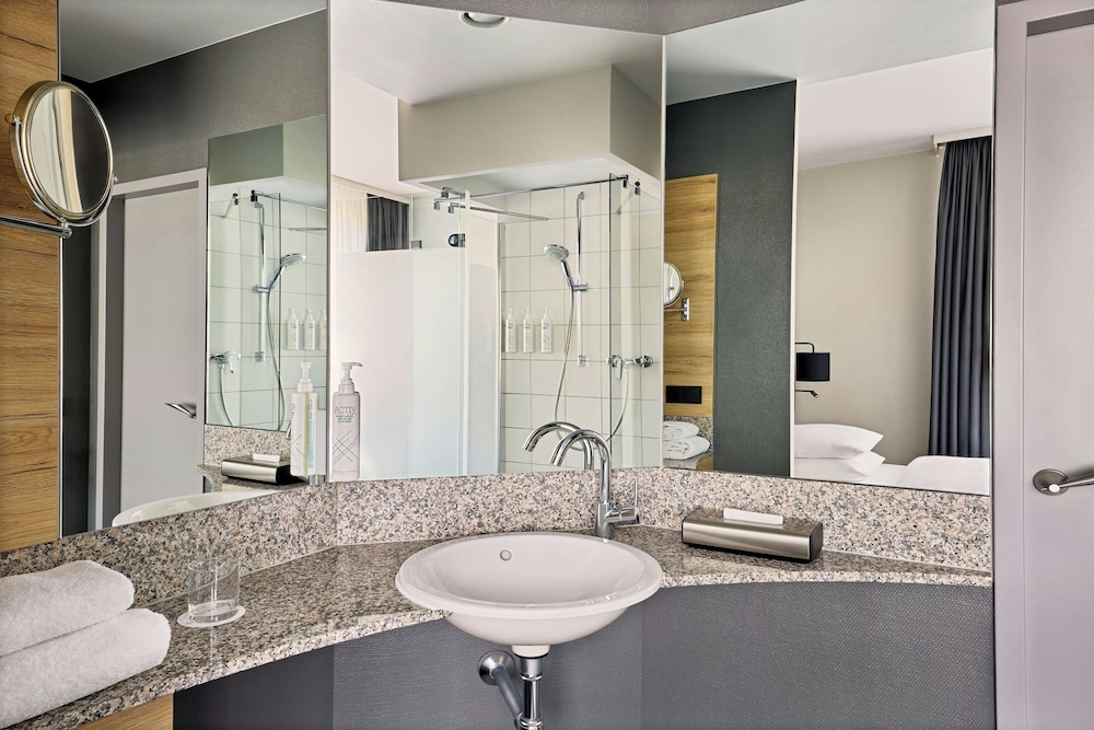 غرفة بسرير كوين، FOUR POINTS FLEX by Sheraton Ratingen Dusseldorf Airport 10/10