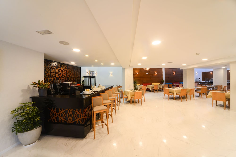 Golden Star Casablanca 18/41