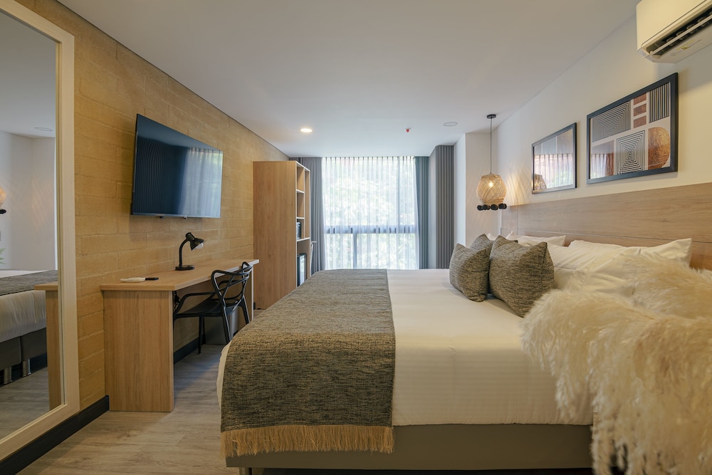 First Class Hotel 44/58