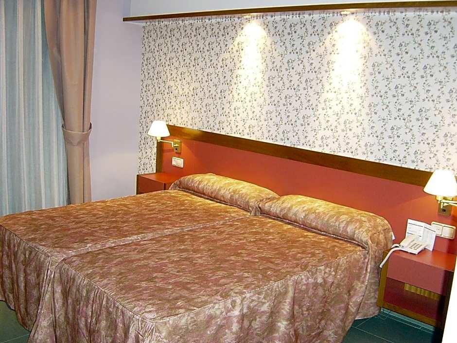 Hotel Jardin de Aranjuez 6/23