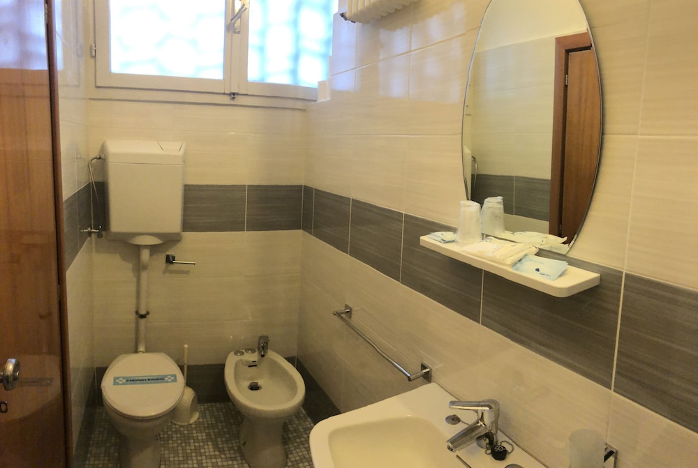 Hotel Wega 46/50