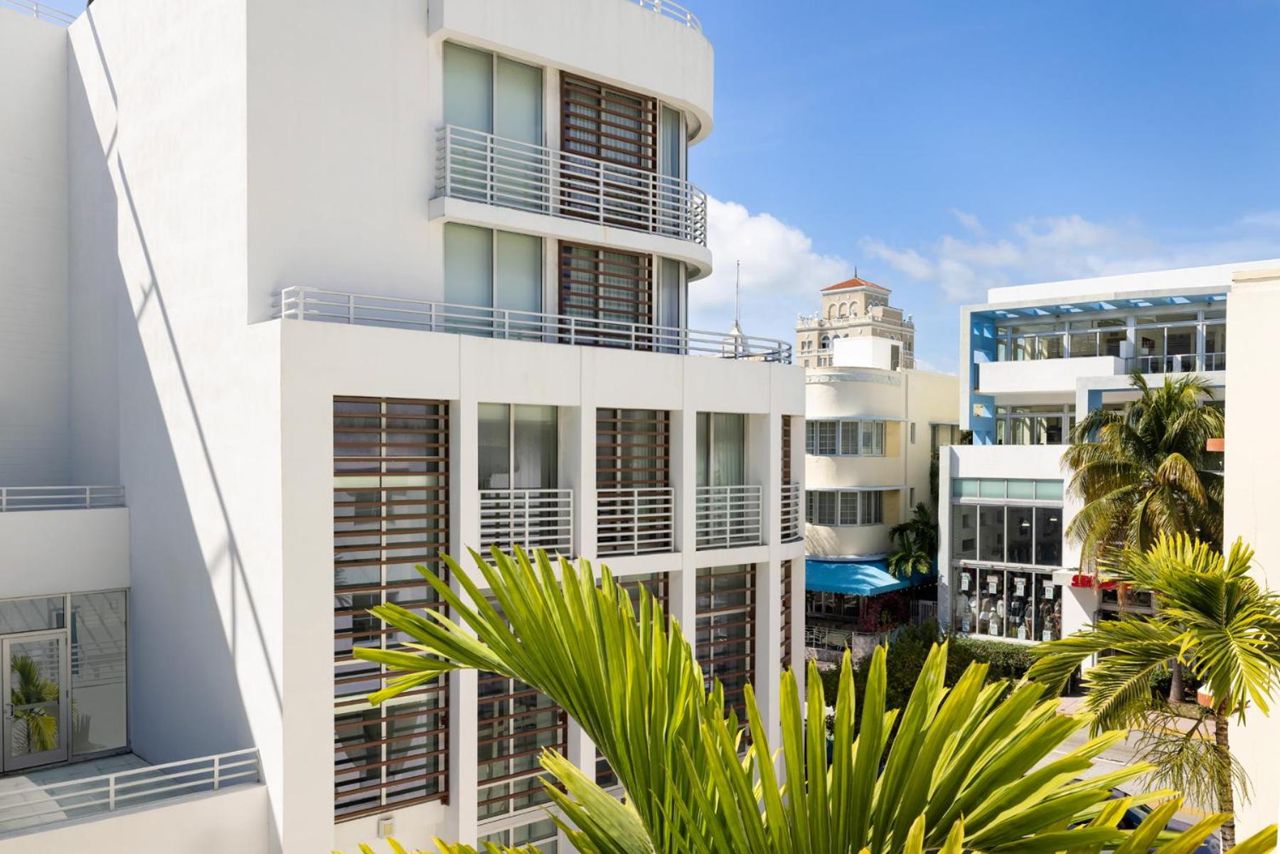 Collins Court South Beach 3/29