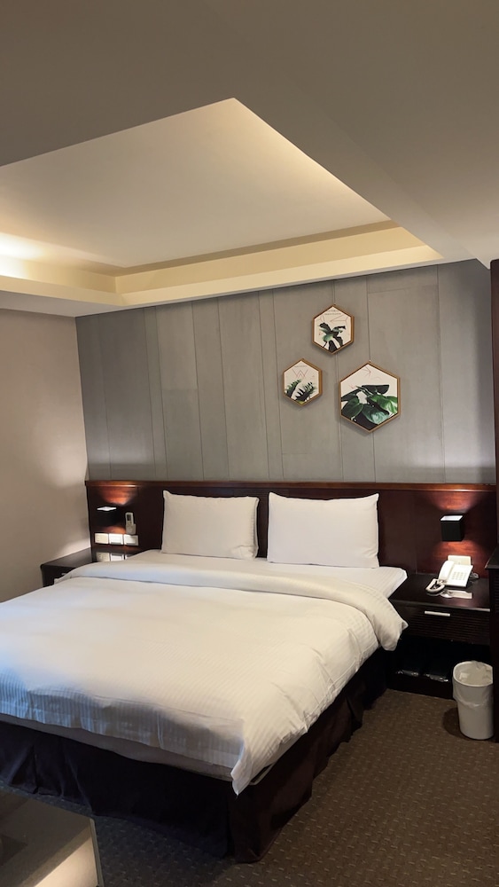 Sun Sweet Hotel 11/65