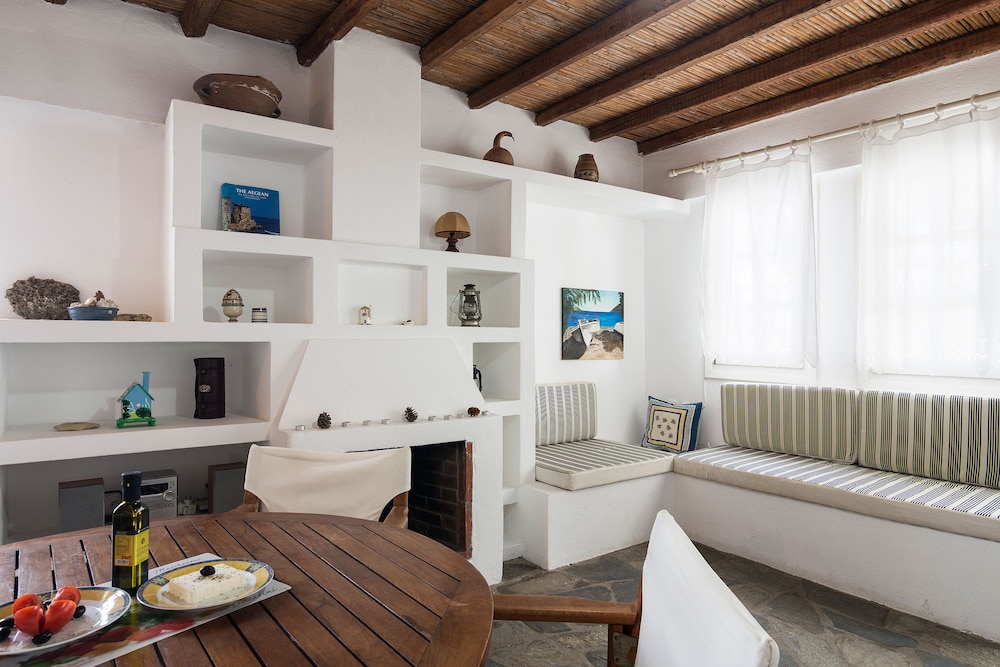 SERIFOS BEACH HOTEL 44/50