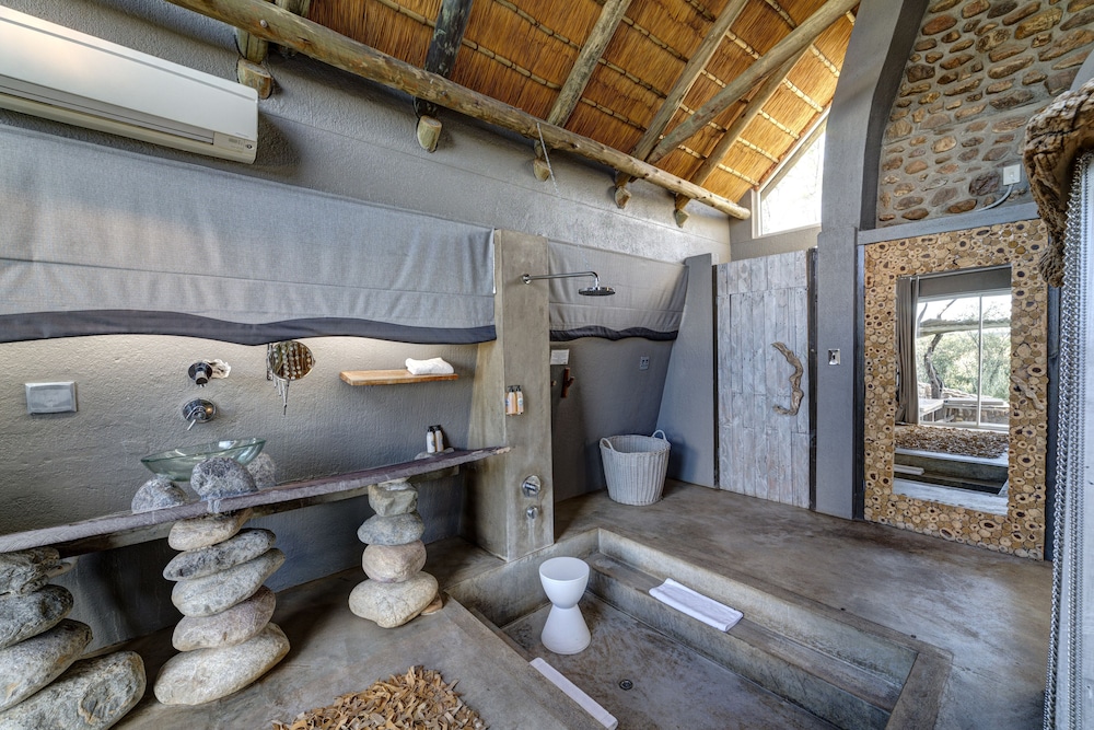 Naankuse Lodge 11/65