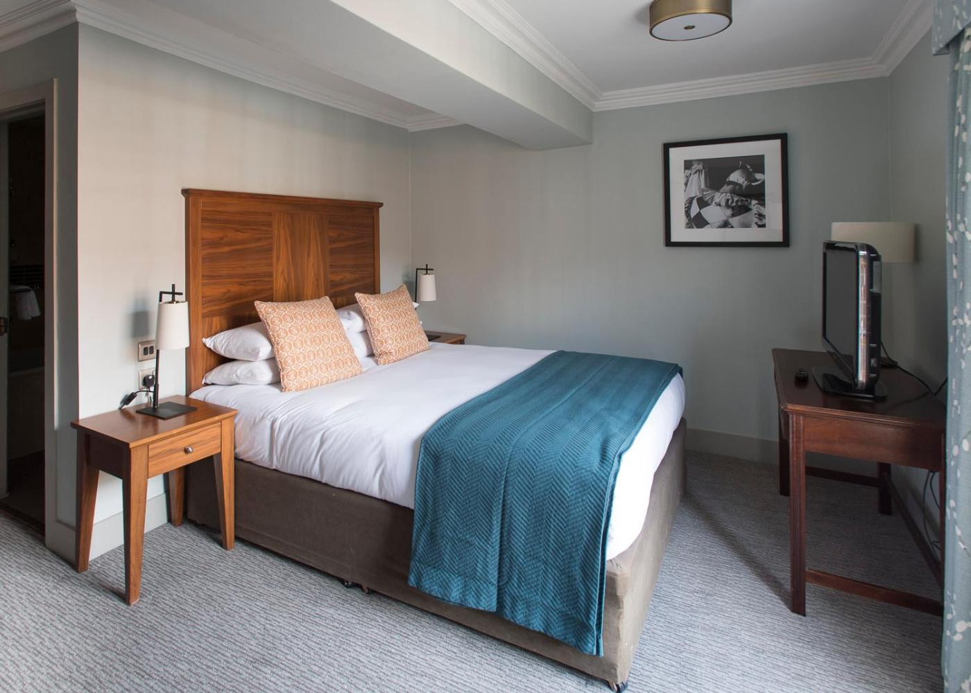 Vintage, Snug, King Bed