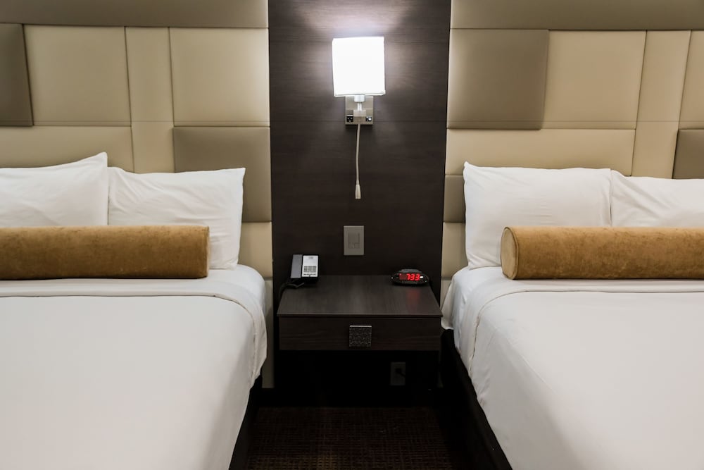 Hotel Xilo Glendale 24/51