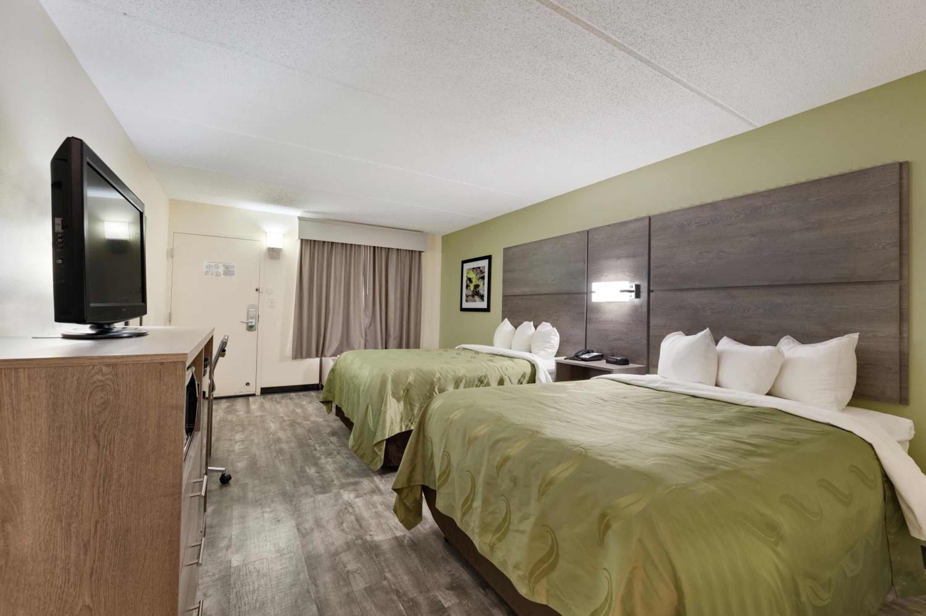 ROOM, 2 DOUBLE BEDS