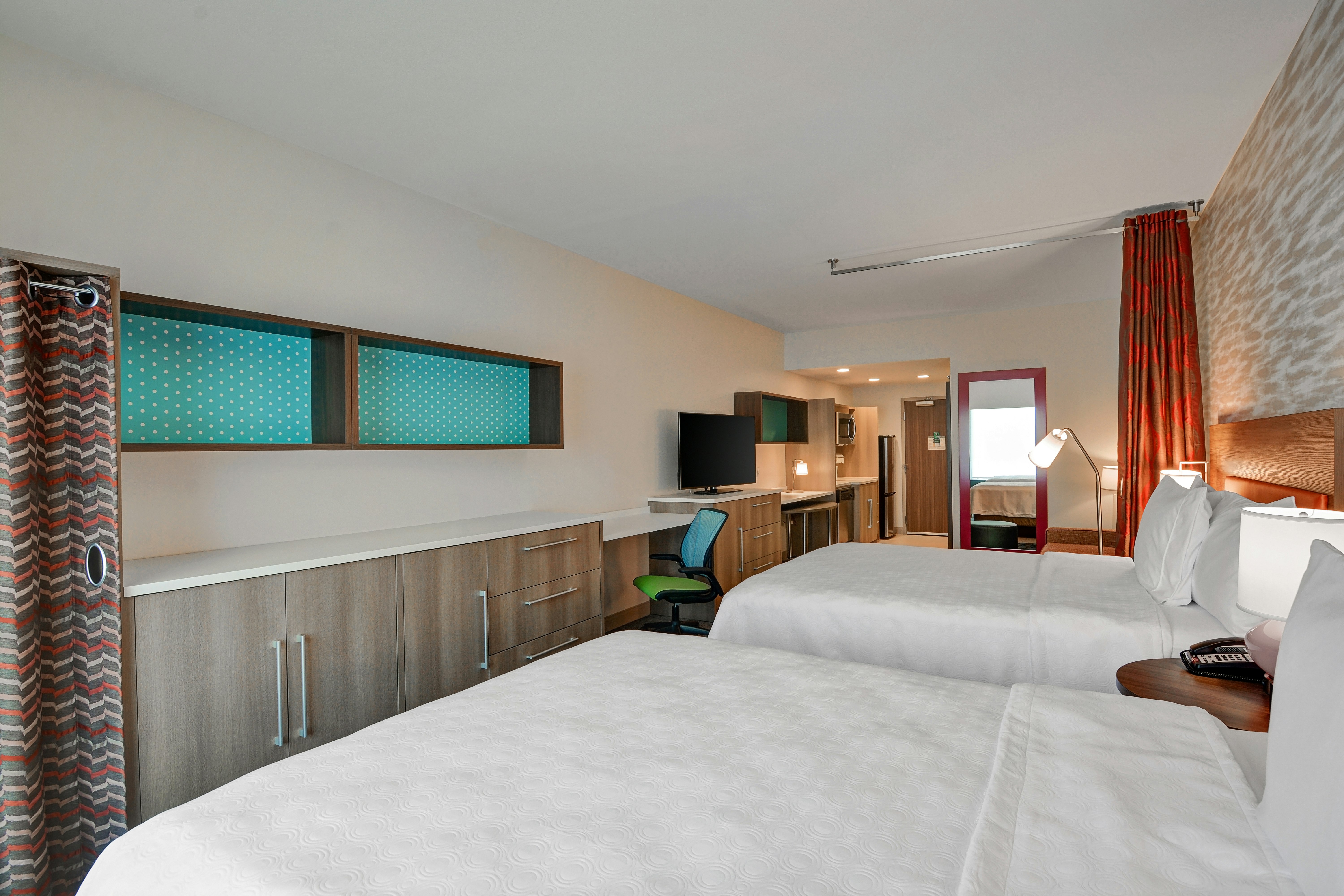 Studio, 2 Queen Beds