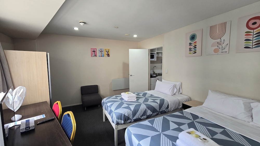 Empire Apartments 32/67