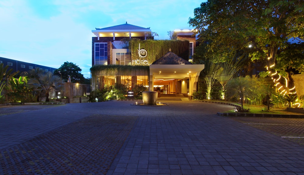 b Hotel Bali & Spa 4/73