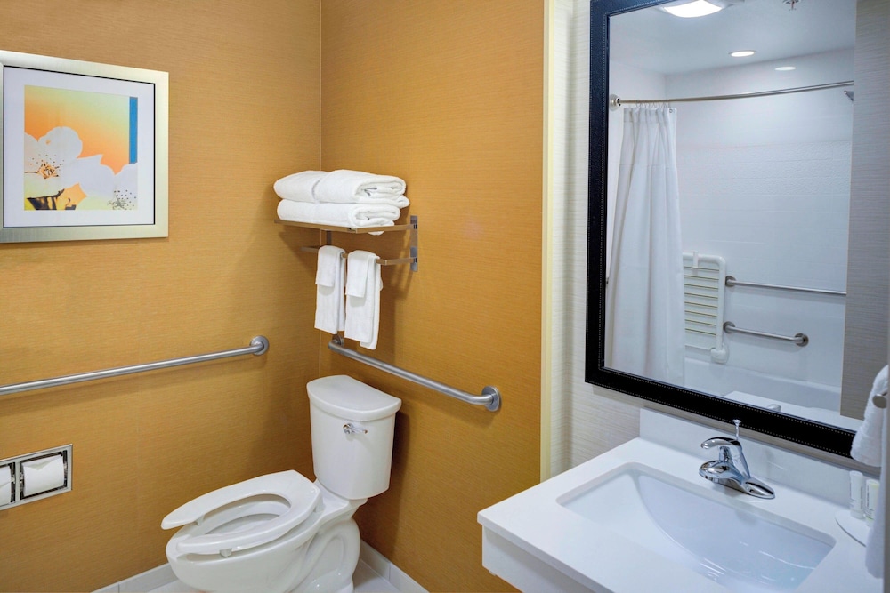 Fairfield Inn And Suites By Marriott Hollister 45/49