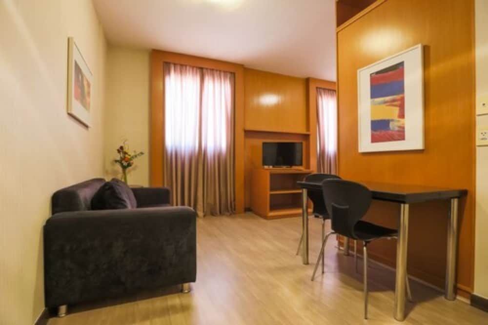 NOBILE SUITES UBERLANDIA 24/44