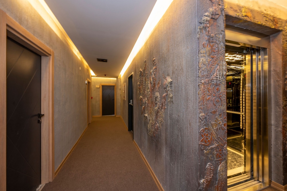 Continental Airport Hotel 34/49