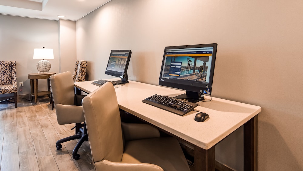 Best Western Plus Alexandria / Fort Belvoir 36/40