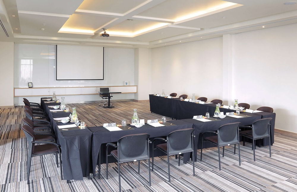 Southern Sun Hyde Park Sandton 40/48