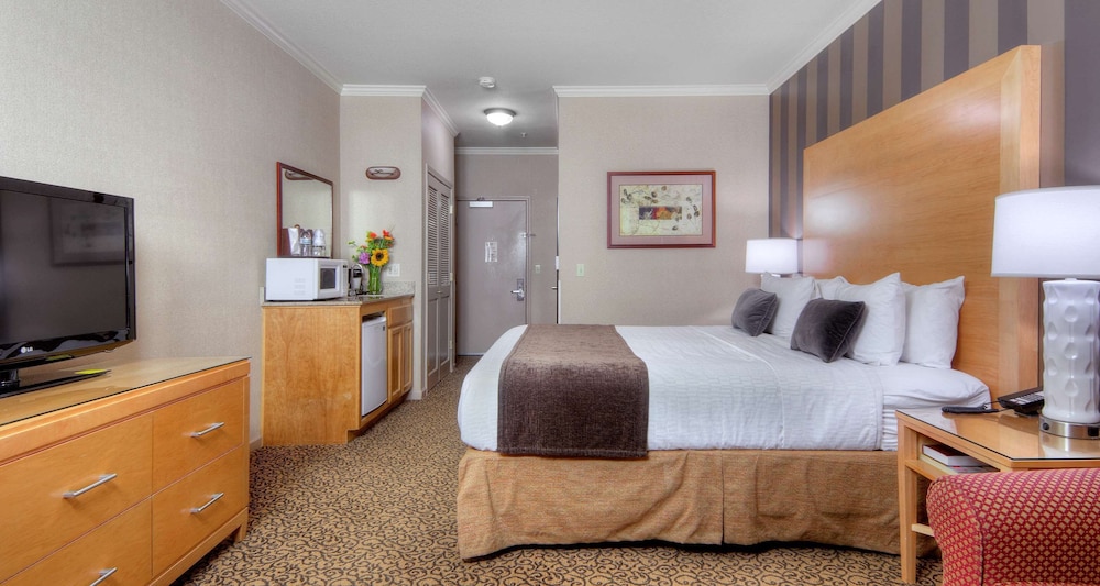 Best Western Plus Dixon Davis 16/48